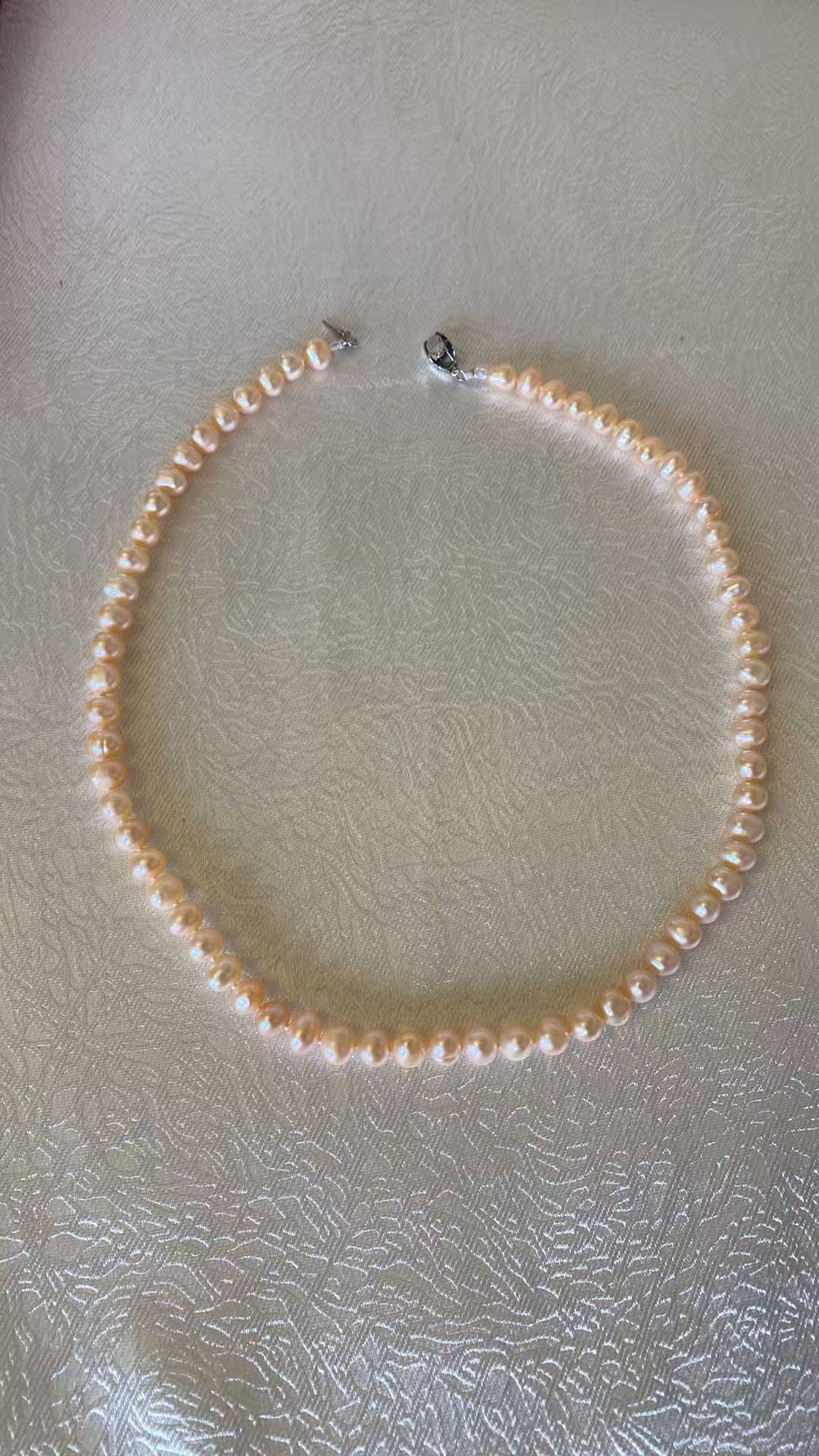 Bubbles peach, gold and white pearl strand necklace