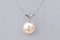 S925 silver necklace with a golden-white lustre freshwater pearl pendant